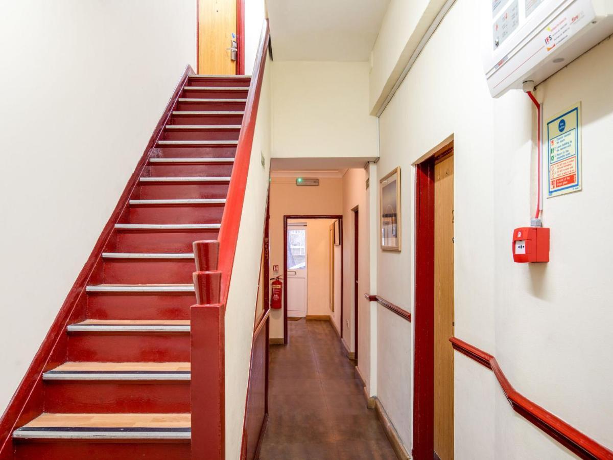 Lovely Studio In London With Patio Buitenkant foto